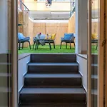 New Modern 2 Bedroom Near Policlinico Lägenhet