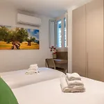 Lägenhet New Modern 2 Bedroom Near Policlinico