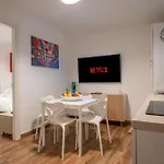 New Modern 2 Bedroom Near Policlinico Lägenhet Bari