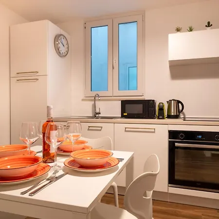 New Modern 2 Bedroom Near Policlinico * Bari