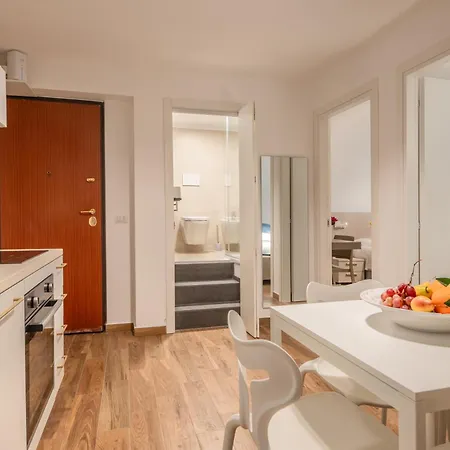 New Modern 2 Bedroom Near Policlinico Lejlighed