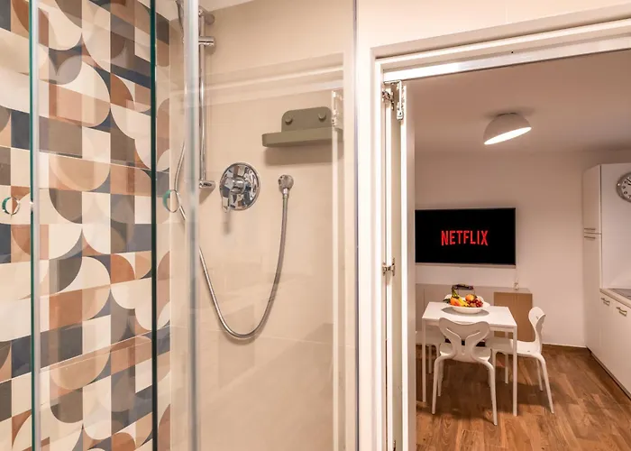 New Modern 2 Bedroom Near Policlinico Apartamento