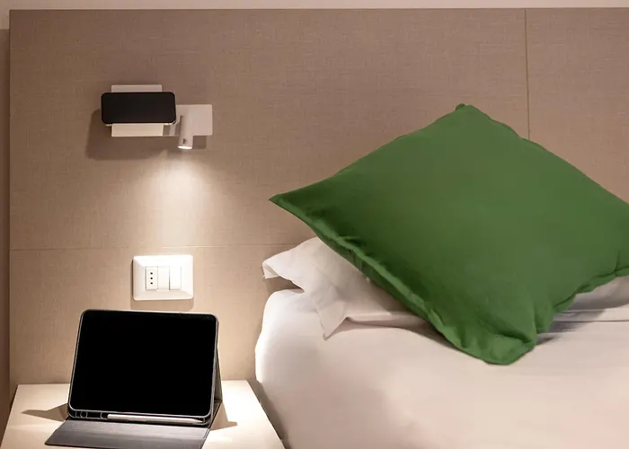 New Modern 2 Bedroom Near Policlinico *