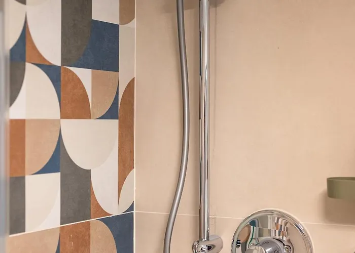 New Modern 2 Bedroom Near Policlinico